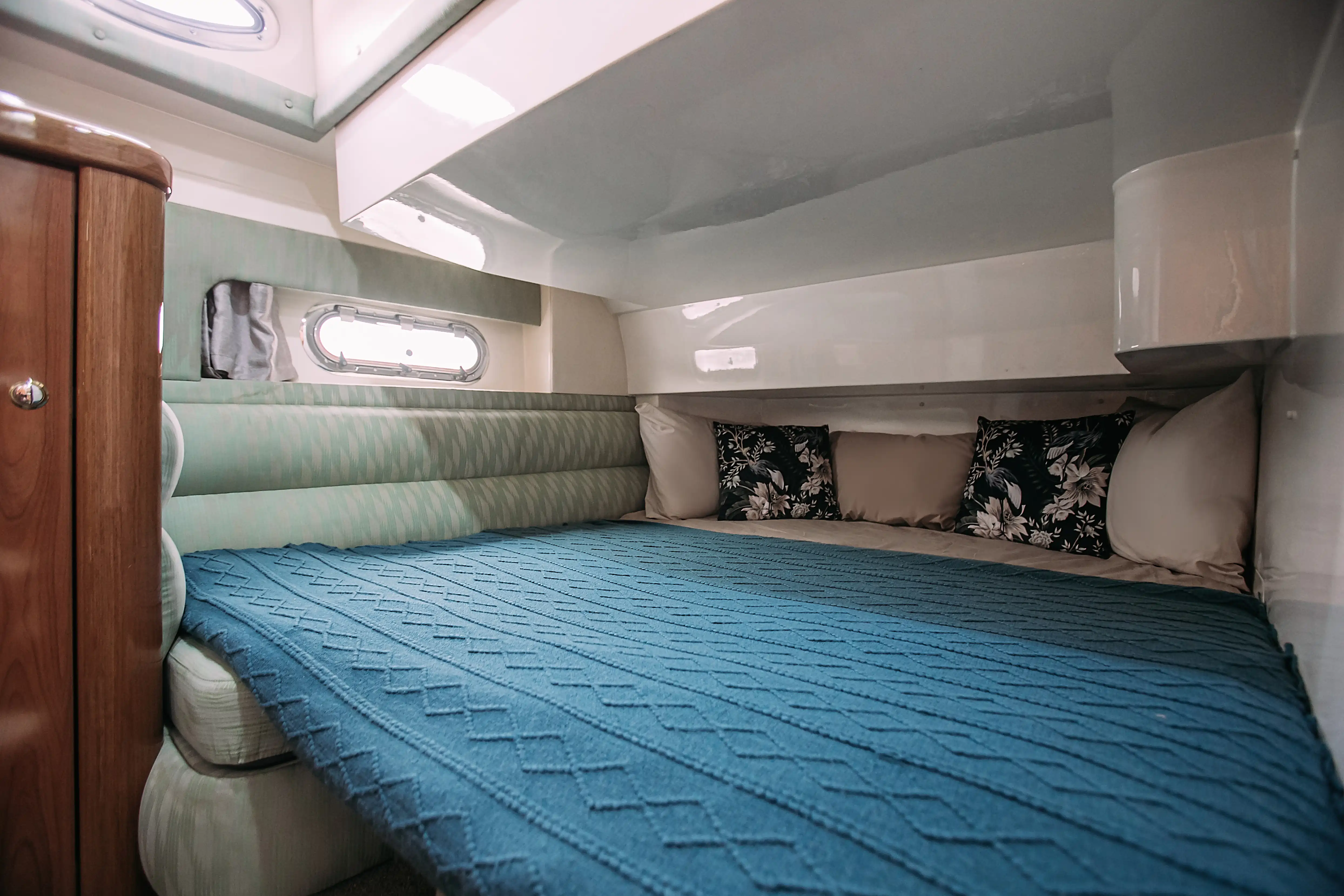 Яхта Sealine 39 AMO image- 29